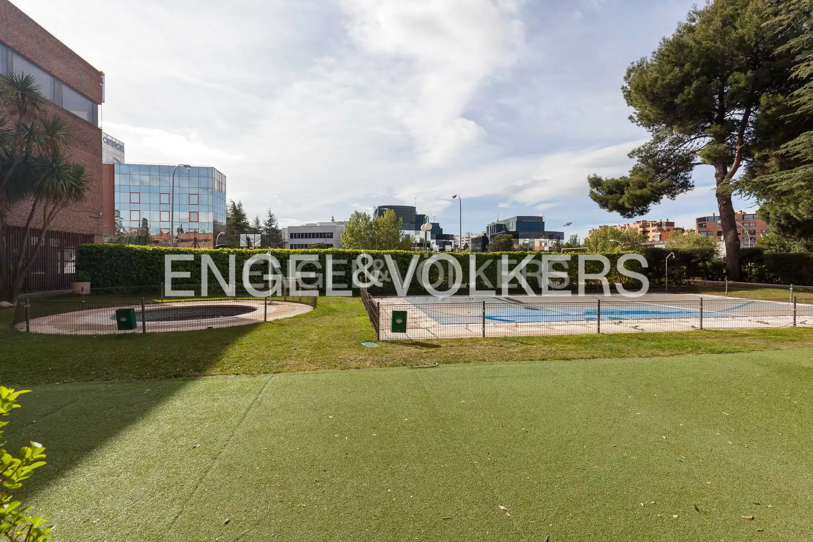 Terrassa de Pis de lloguer en Madrid amb Aire condicionat, Calefacció i Piscina