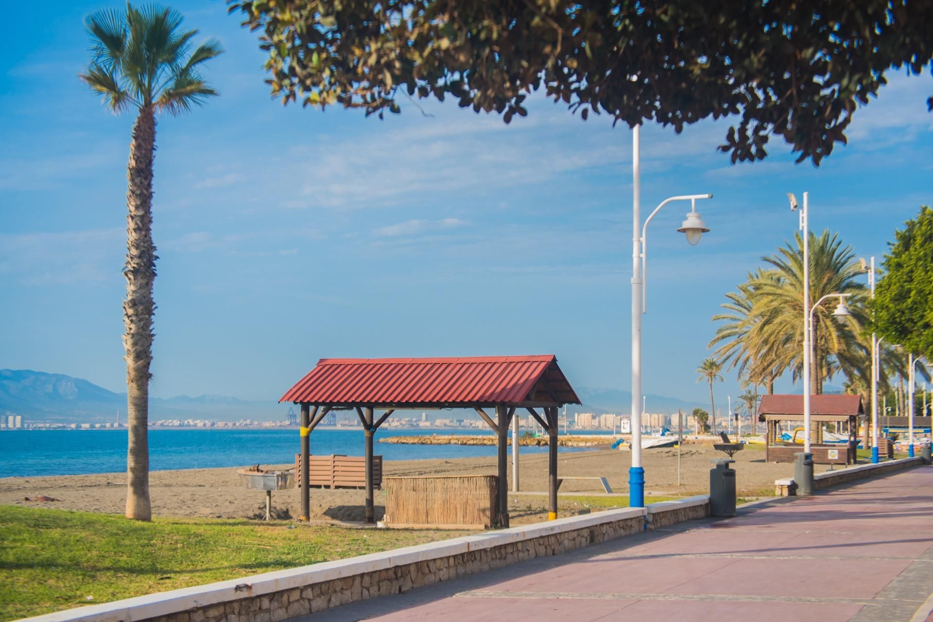 Vista exterior de Casa o xalet en venda en Málaga Capital amb Aire condicionat, Jardí privat i Terrassa