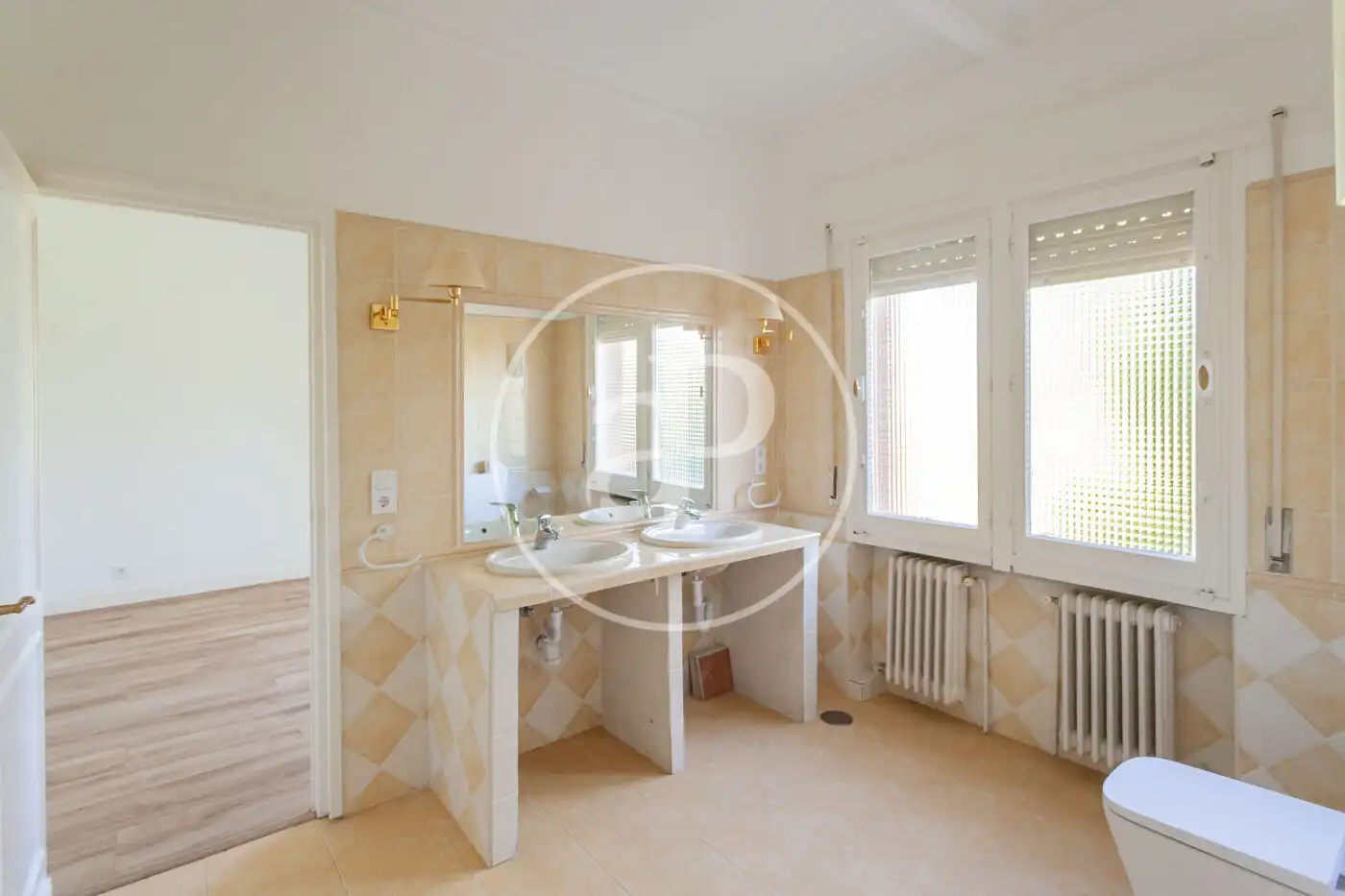 Bathroom of Houses for sale in Villanueva de la Cañada  with Air Conditioner, Heating and Private garden