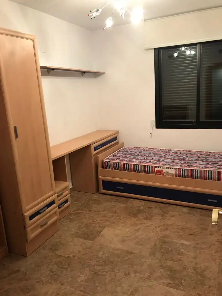 Dormitori de Pis de lloguer en Valencia amb Aire condicionat, Calefacció i Moblat