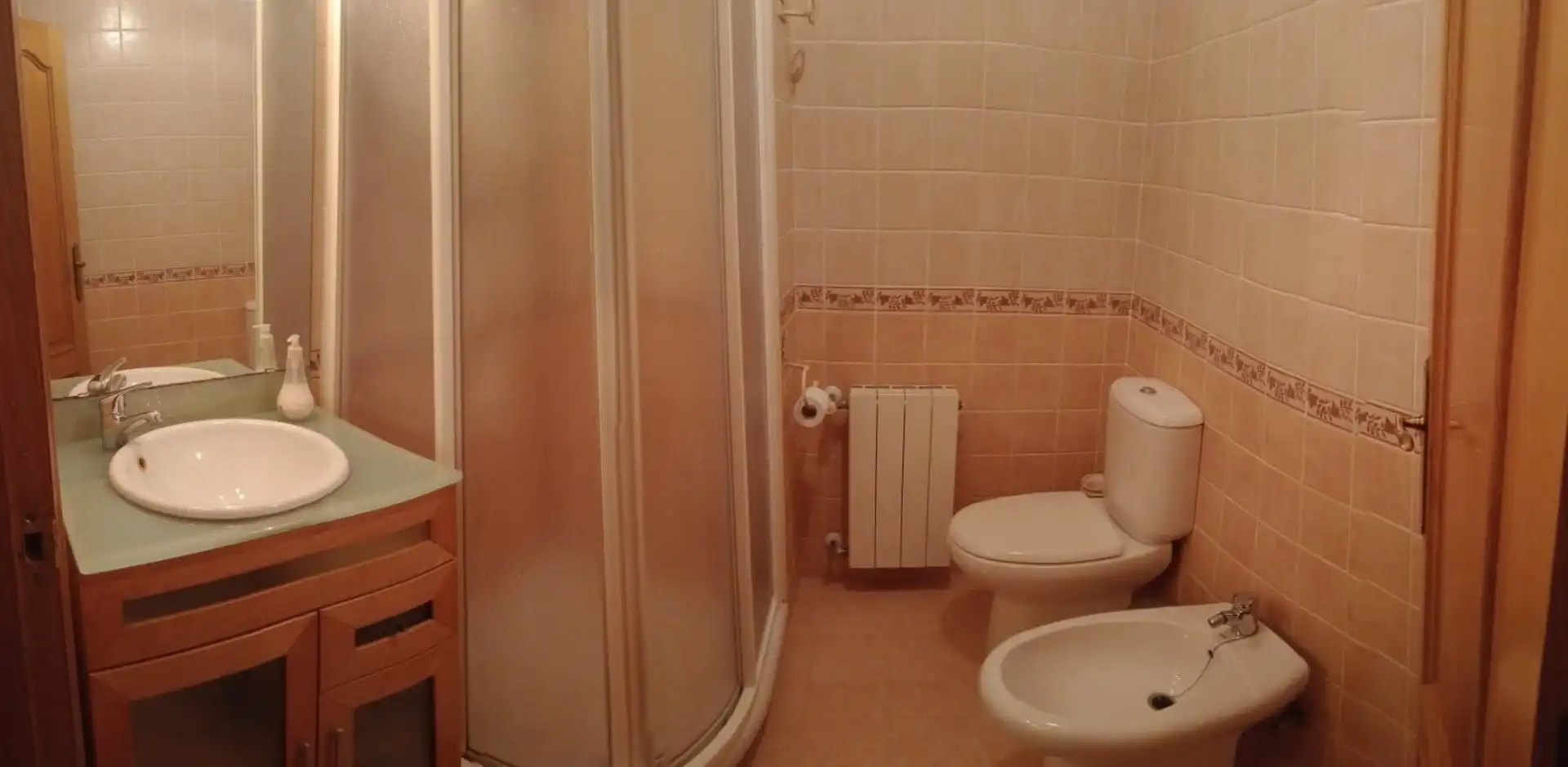Baño de Casa adosada de alquiler en Xirivella con Terraza y Amueblado