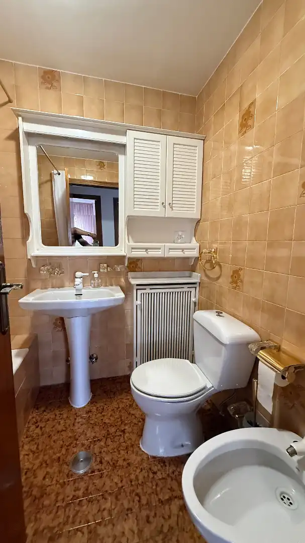 Baño de Piso de alquiler en Albacete con Calefacción, Terraza y Amueblado