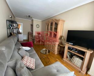 Living room of Apartment to rent in San Andrés del Rabanedo  with Heating, Parquet flooring and Terrace