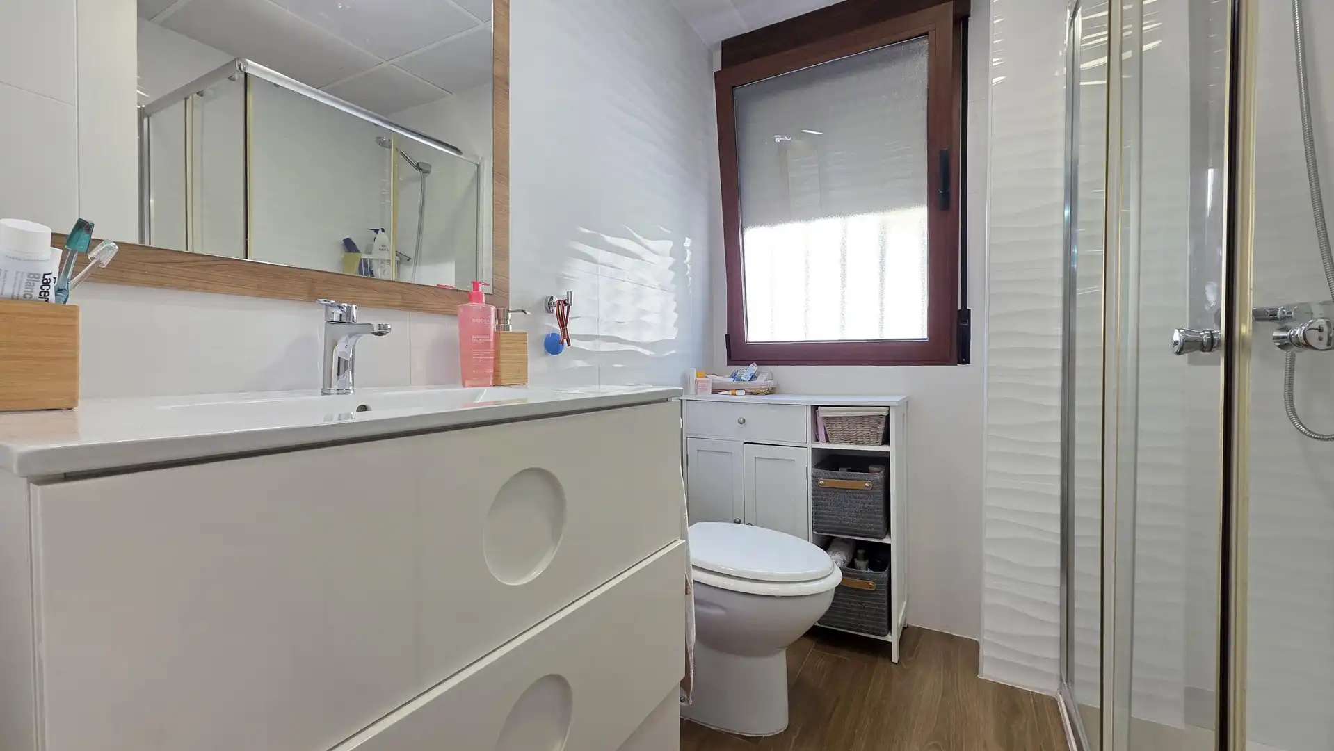 Bathroom of Flat for sale in Gandia  with Air Conditioner, Terrace and Balcony