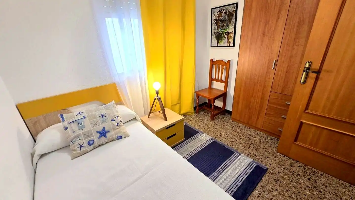 Bedroom of Flat for rent in Gandia