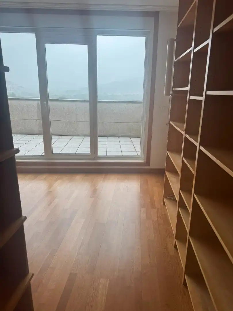 Balcony of Flat for rent in Santiago de Compostela   with Parquet flooring, Furnished and Oven