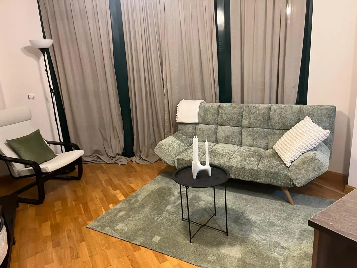 Wohnzimmer von Wohnungen zur Miete in Gijón  mit Heizung, Parkett und Abstellraum