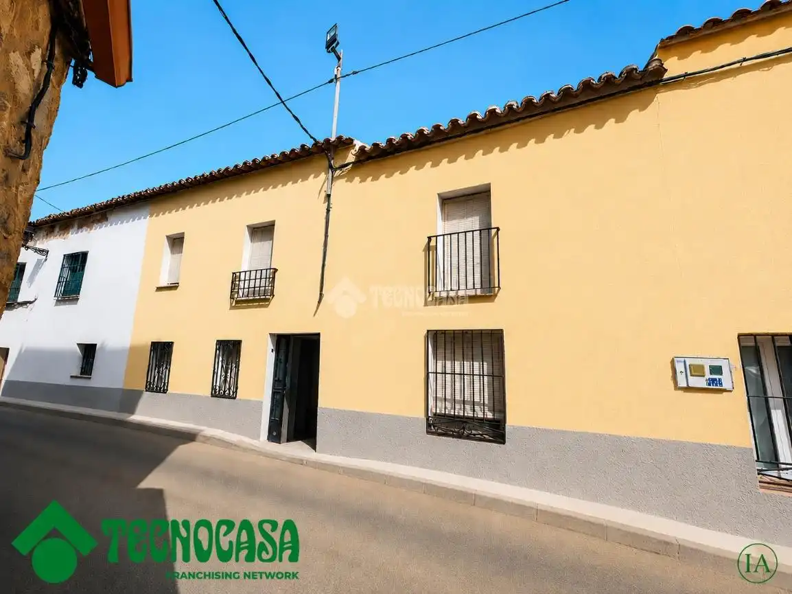Vista exterior de Casa adosada en venda en Navahermosa