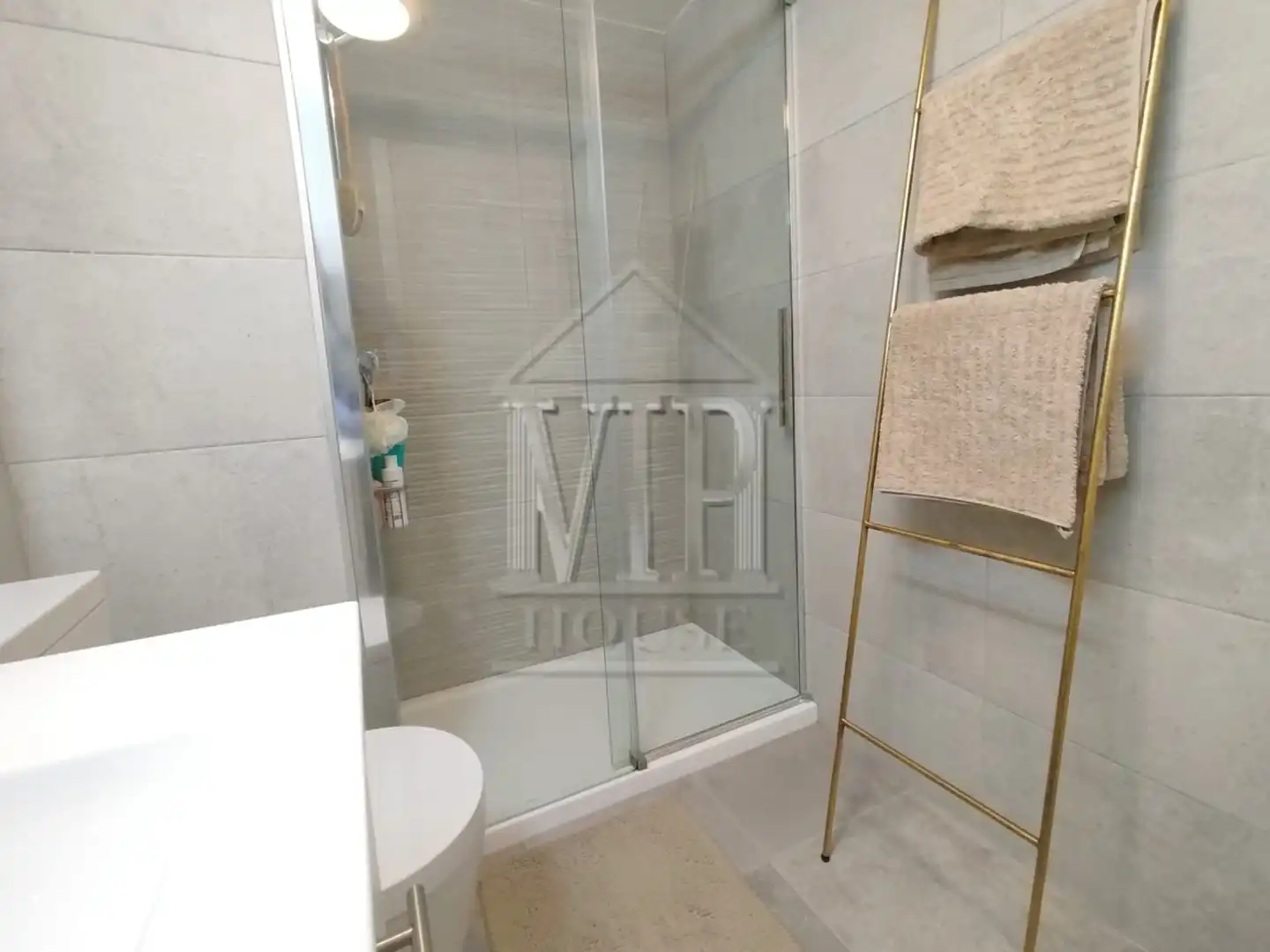 Baño de Piso en venta en Badalona con Aire acondicionado, Calefacción y Parquet