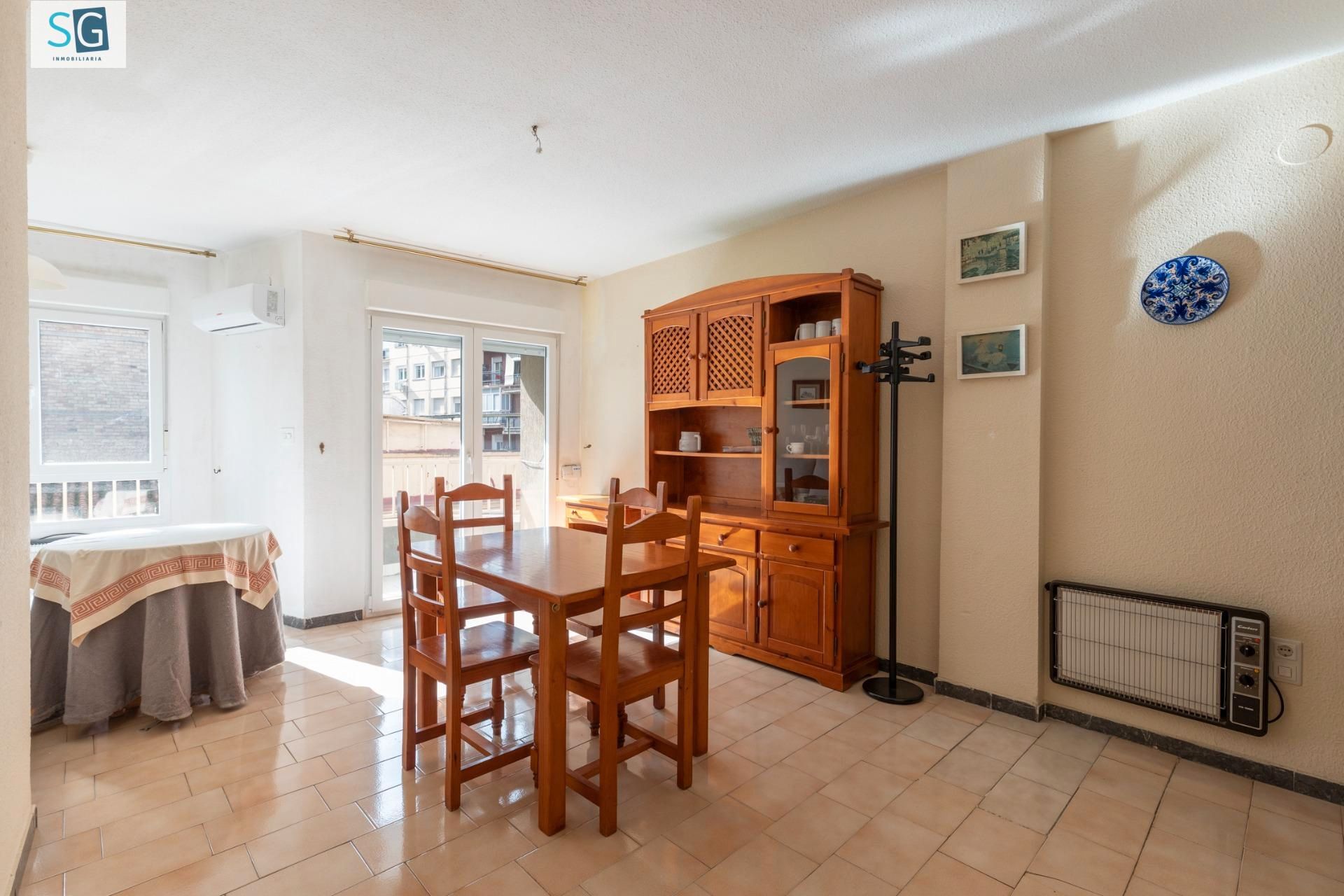 Dining room of Apartment for sale in  Granada Capital  with Air Conditioner, Heating and Furnished