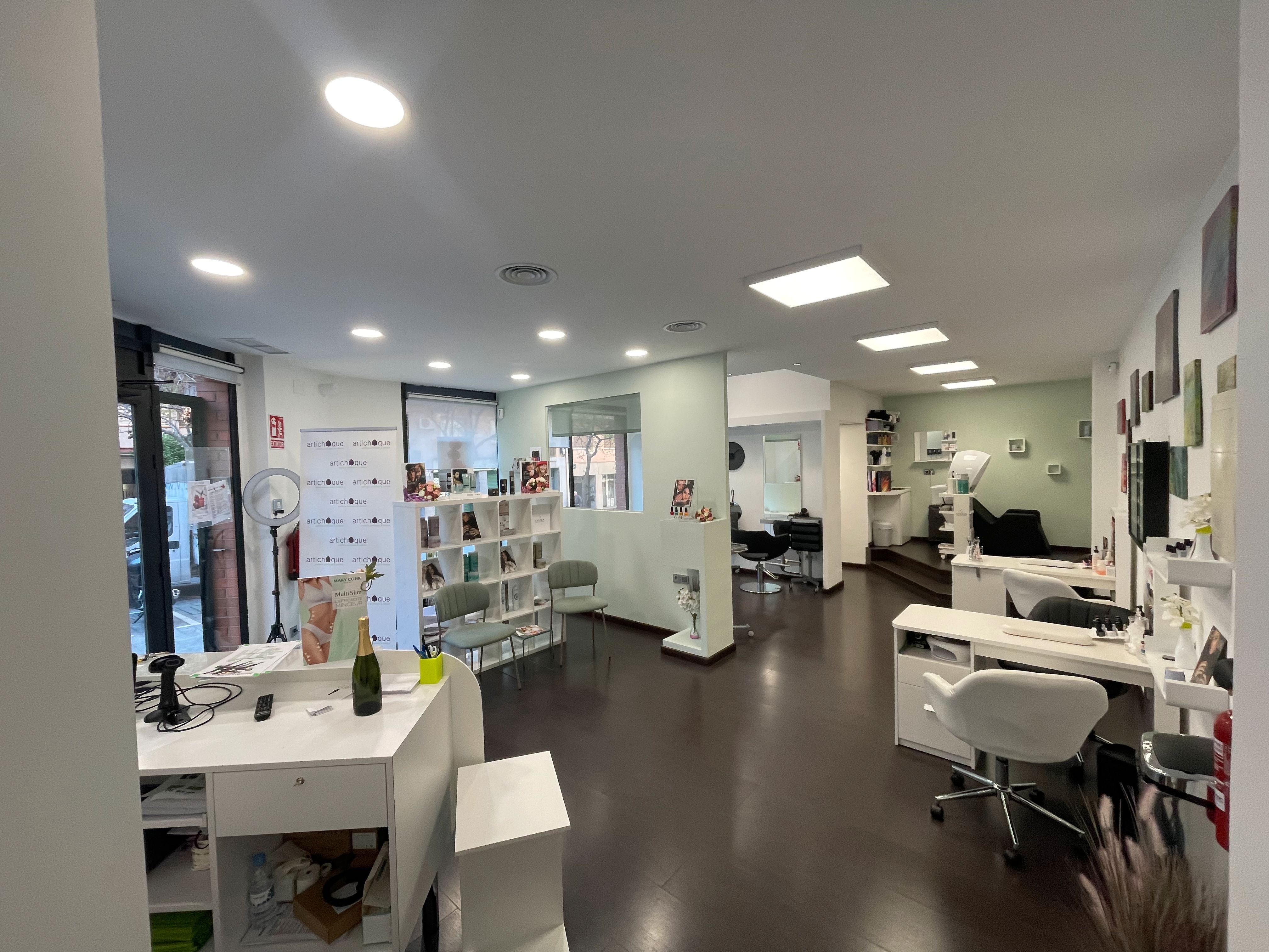 Premises for sale in Esplugues de Llobregat  with Air Conditioner, Heating and Furnished
