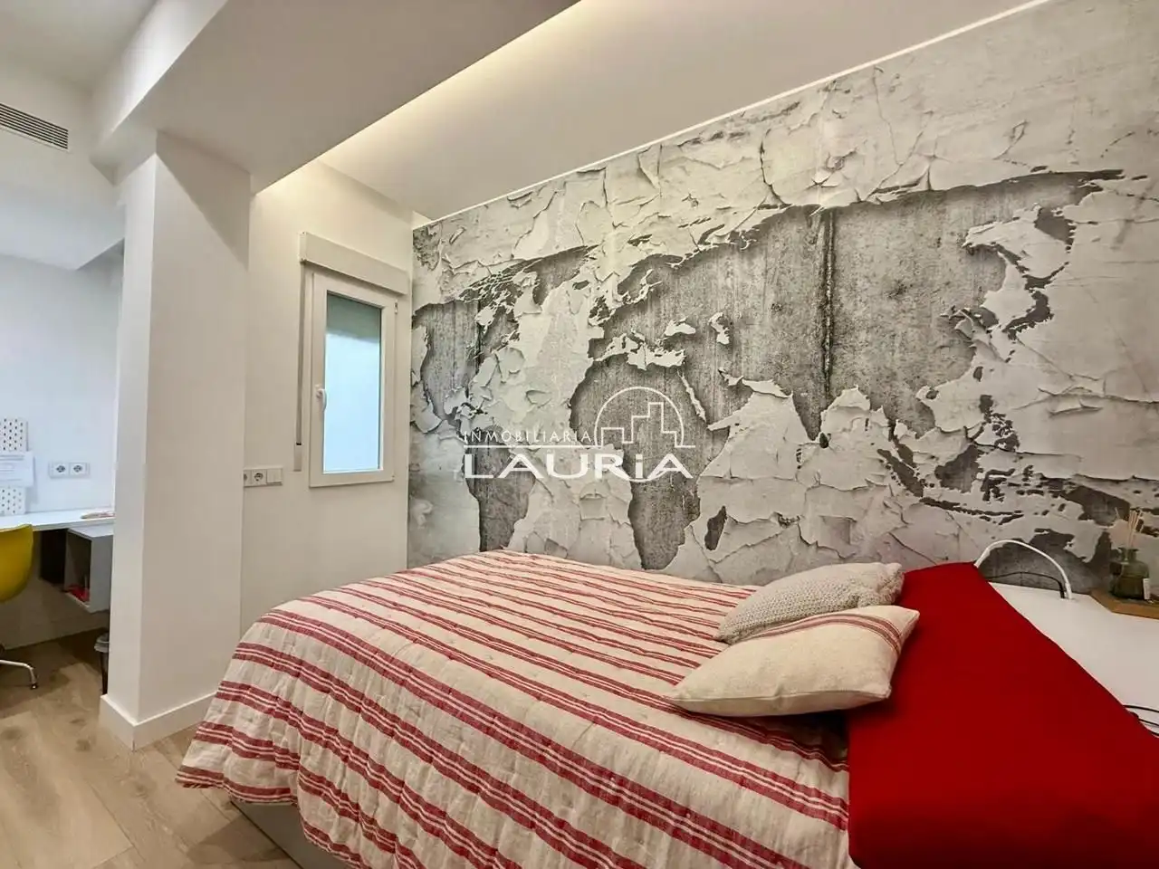Bedroom of Flat for rent in Valencia  with Air Conditioner, Parquet flooring and Furnished