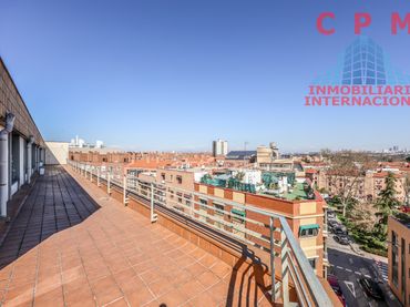 Oficina amb ascensor en venda a Carabanchel