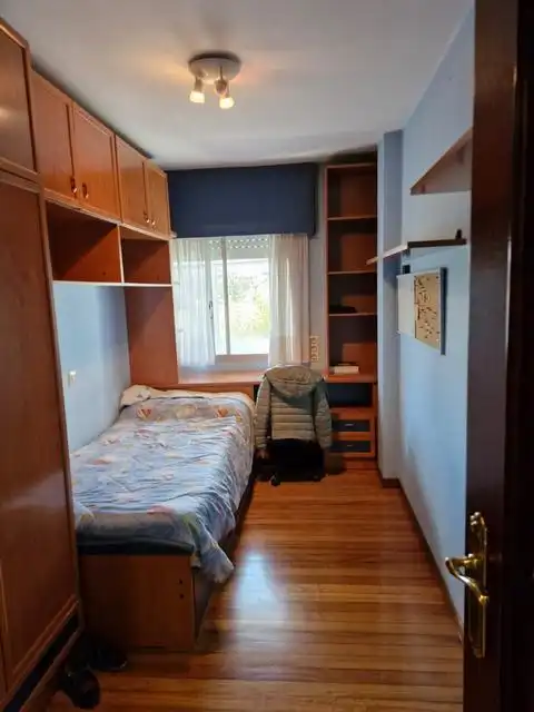 Habitación de Piso de alquiler en Santiago de Compostela  con Amueblado
