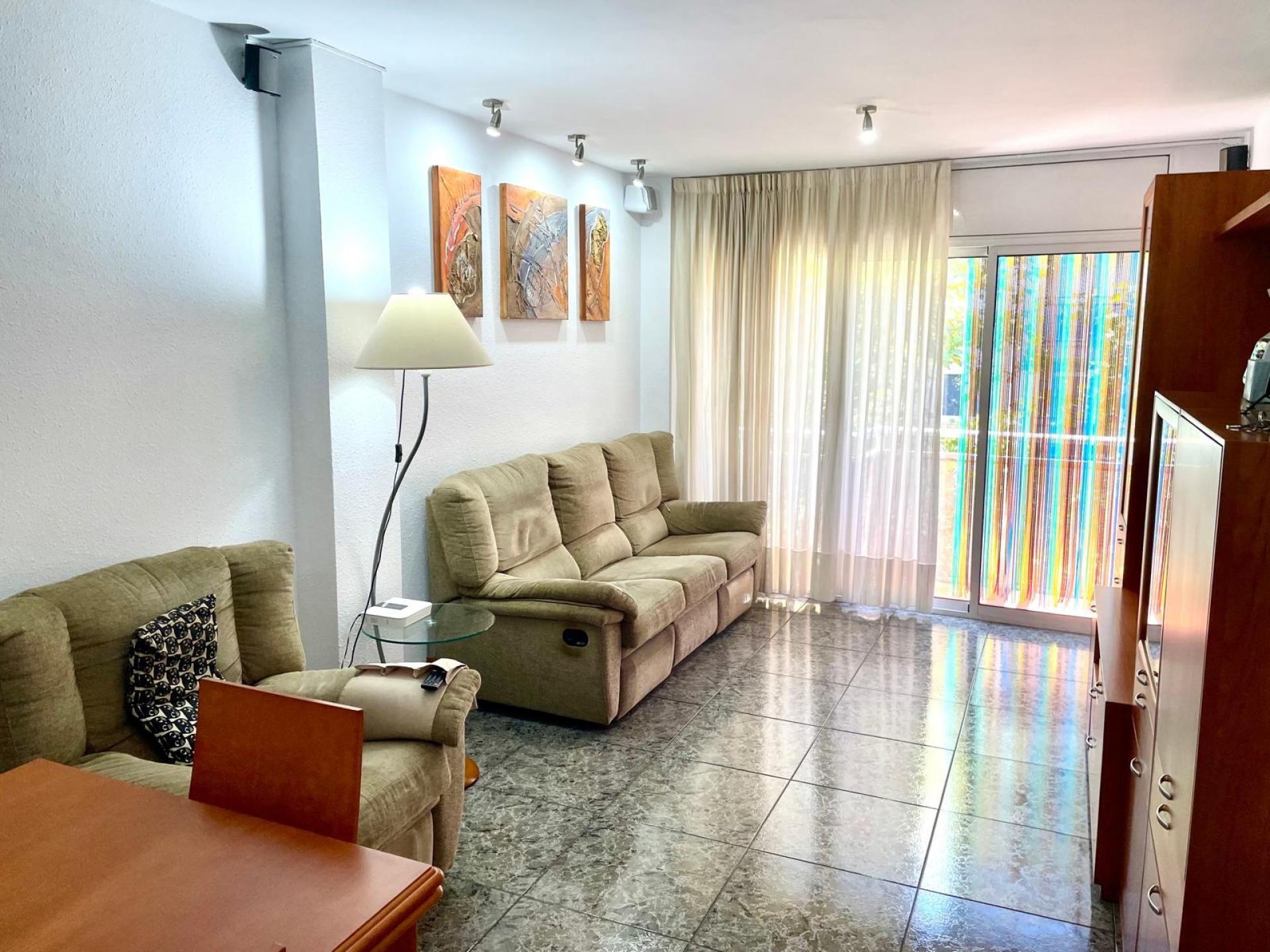 Sala de estar de Ático en venta en Santa Coloma de Gramenet con Calefacción, Terraza y Horno