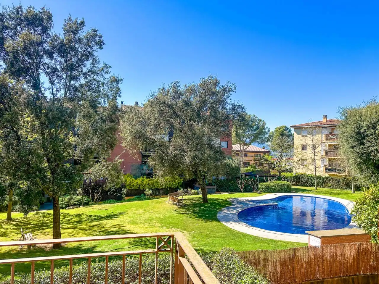 Garten von Wohnung zum Verkauf in Girona mit Heizung, Terrasse und Balkon