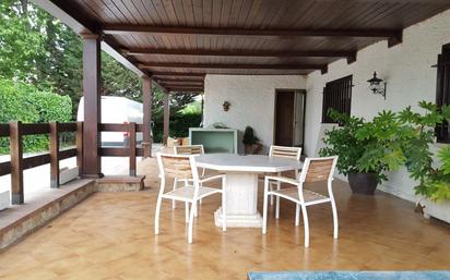 Terrassa de Casa o xalet en venda en Fuente El Saz de Jarama amb Terrassa i Piscina