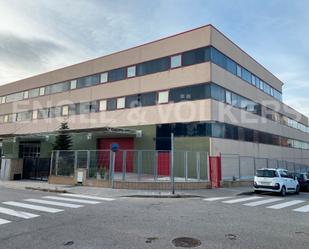 Vista exterior de Nau industrial en venda en Badalona