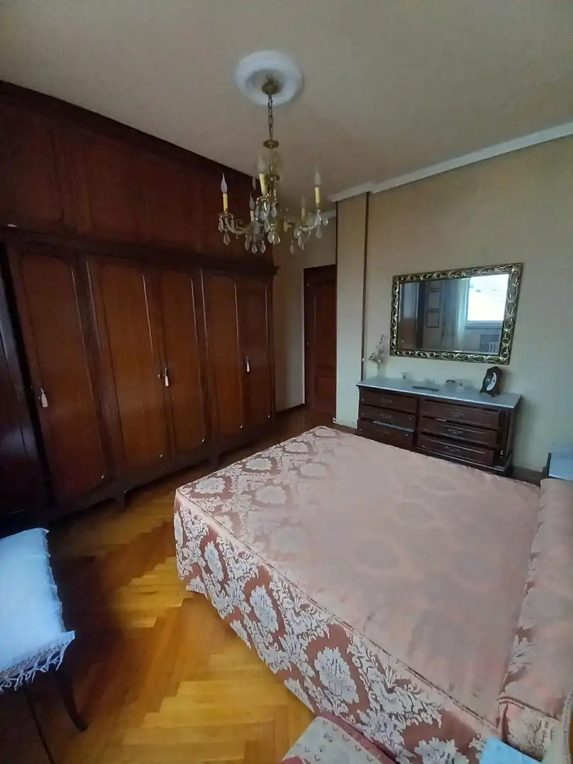Habitación de Piso en venta en Torrelavega  con Calefacción, Terraza y Trastero
