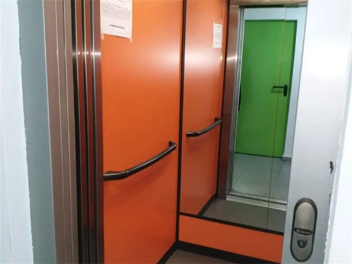 Garaje en venta en Calle Milán, Veredillas