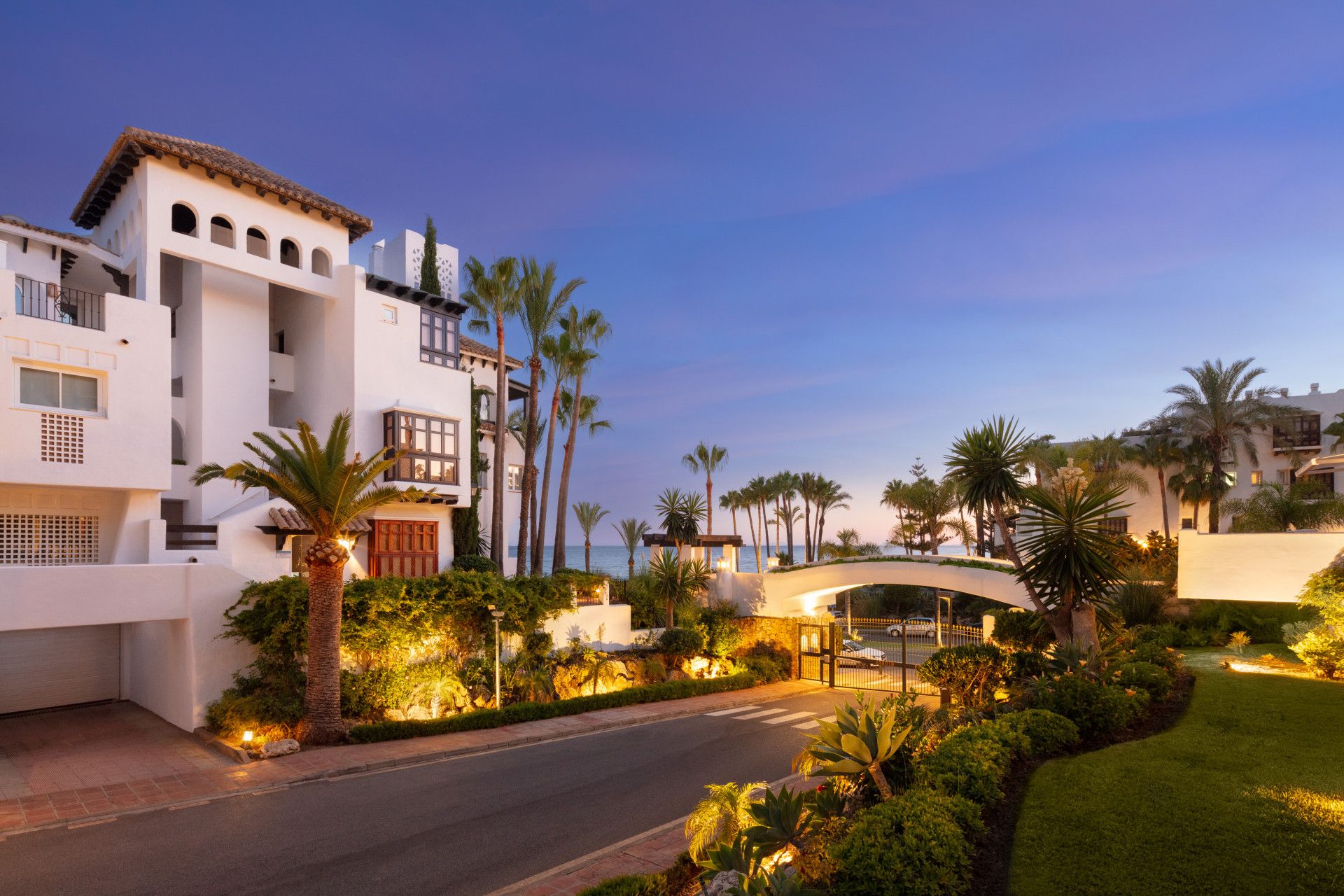 Exterior view of Apartment for sale in Marbella  with Air Conditioner, Terrace and Swimming Pool