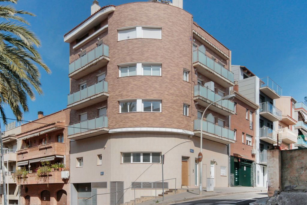 Vista exterior de Pis en venda en Badalona