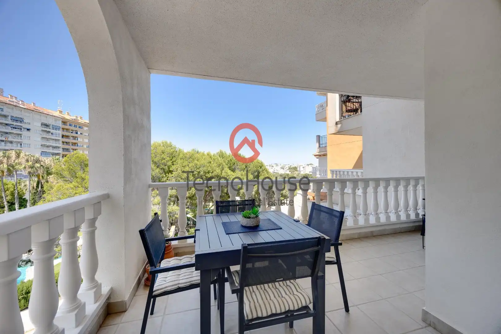 Apartament amb piscina en venda a Calle Calle Samaniego, imagen 4