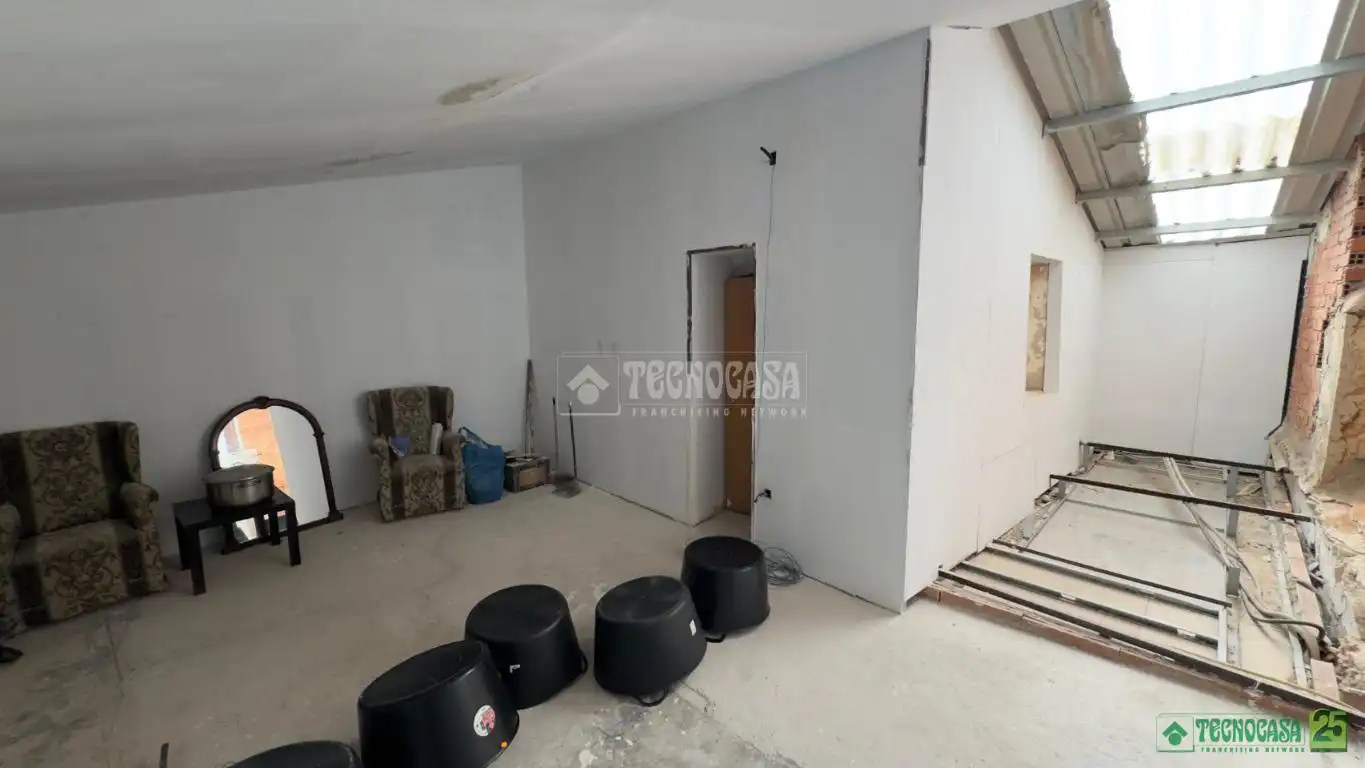 Casa adosada en venta en Puebla de Almenara con Calefacción y Amueblado