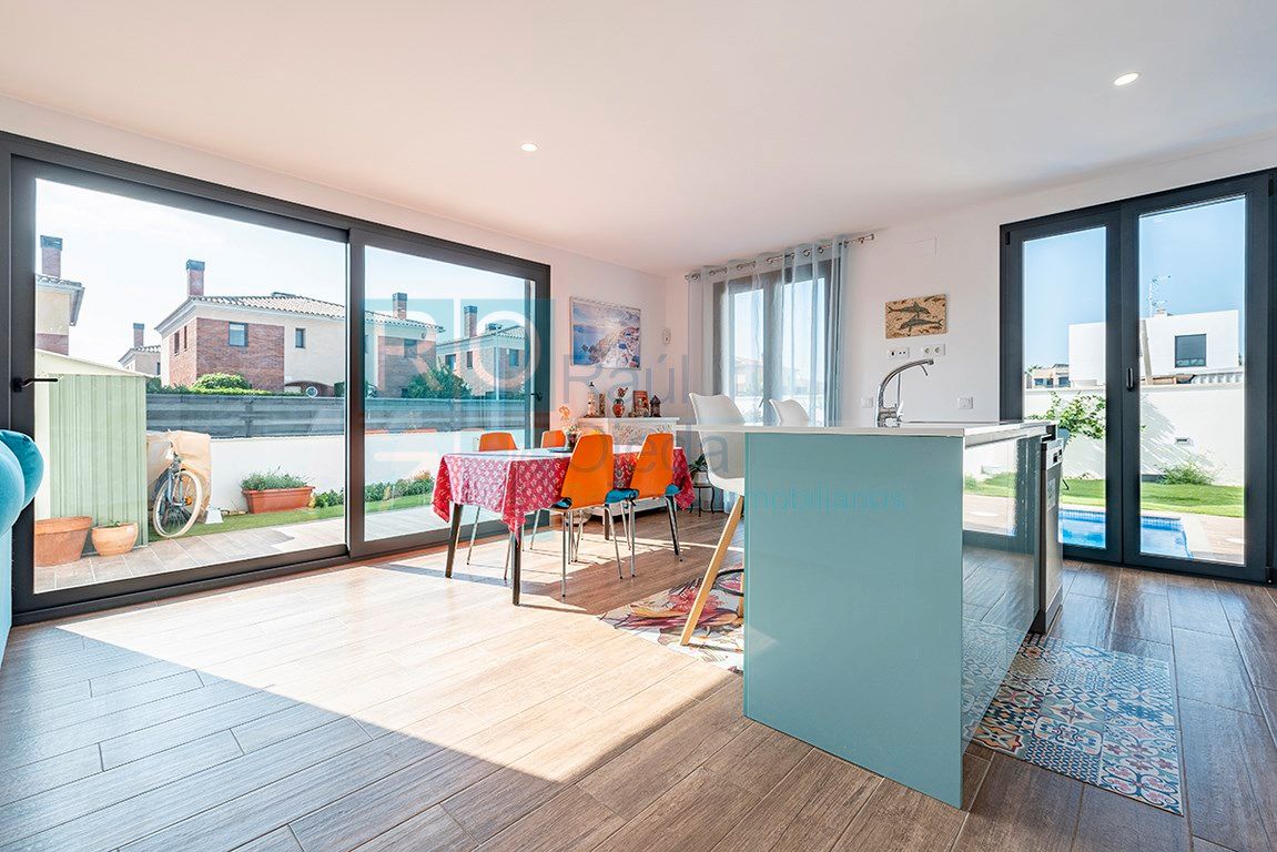 Single-family semi-detached for sale in Carrer Mas d'en Marco, 10, Quatre Camins