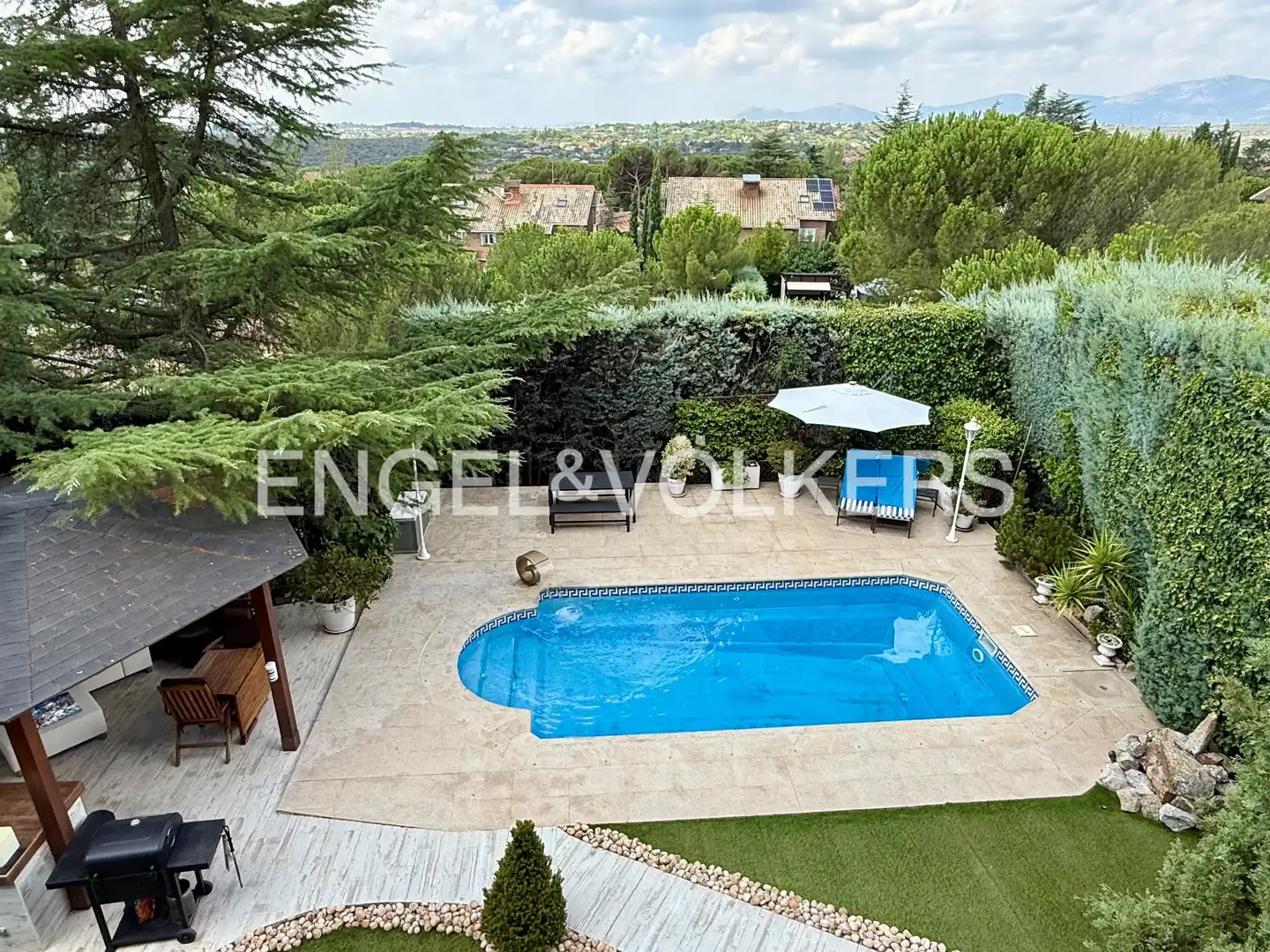 Piscina de Casa o xalet en venda en Galapagar amb Aire condicionat, Calefacció i Jardí privat