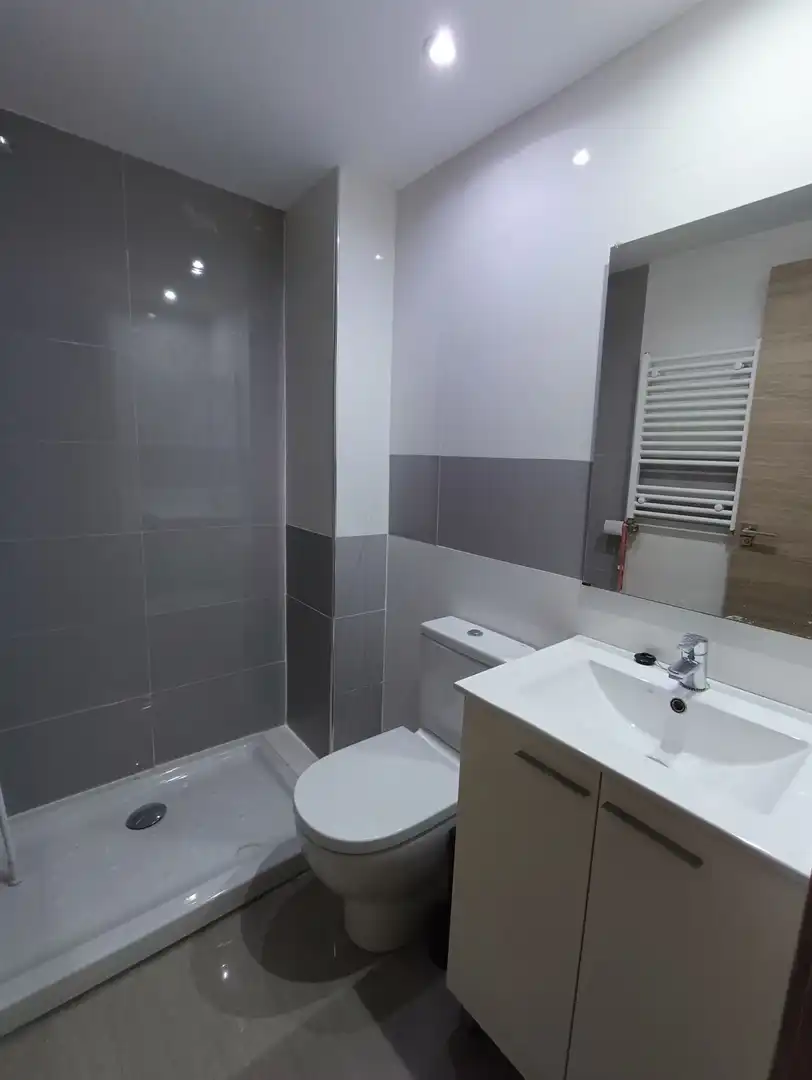 Bathroom of Flat for sale in Zaragoza  with Heating