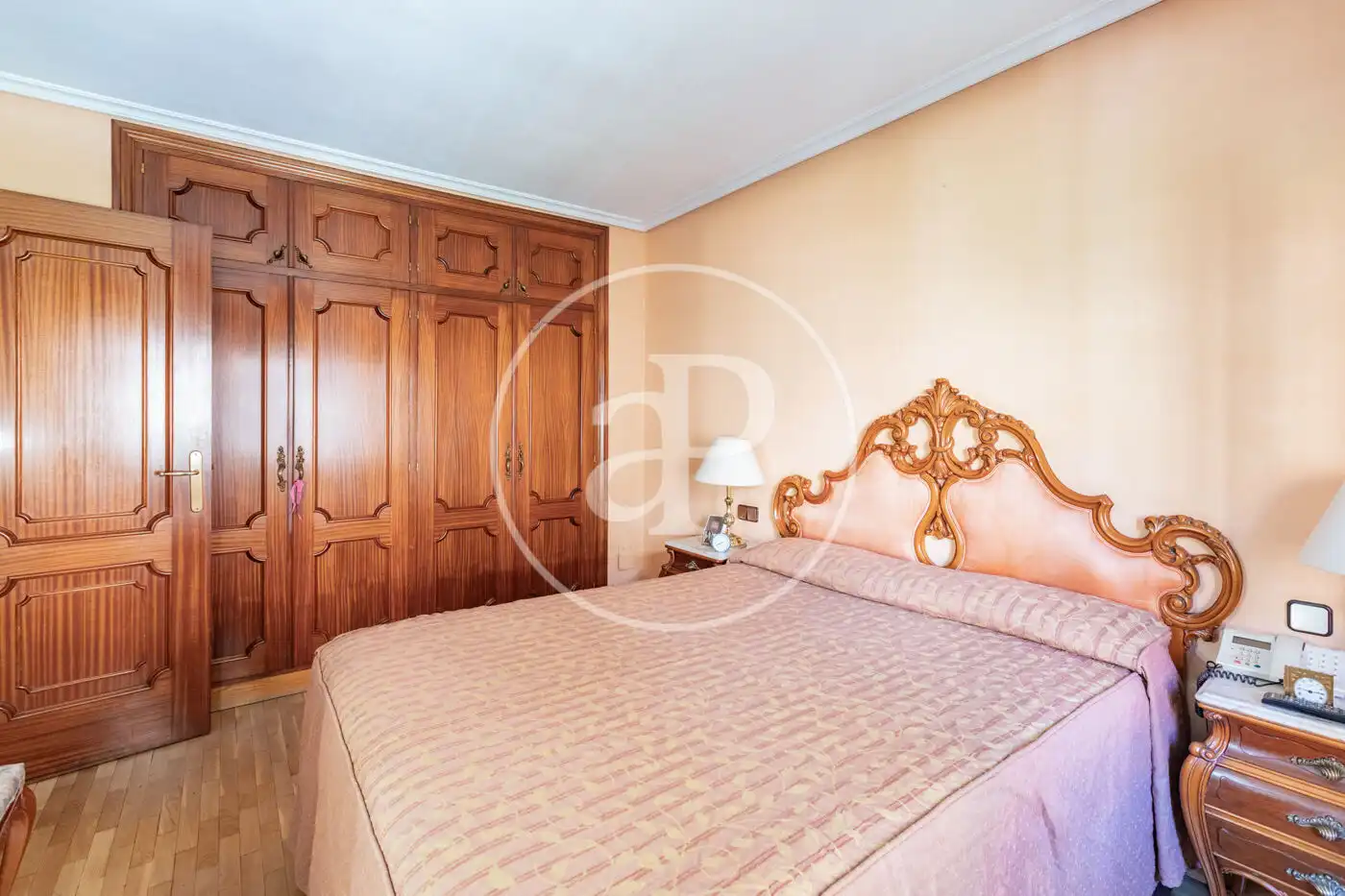 Habitación de Casa adosada en venta en Madrid con Aire acondicionado, Calefacción y Jardín privado