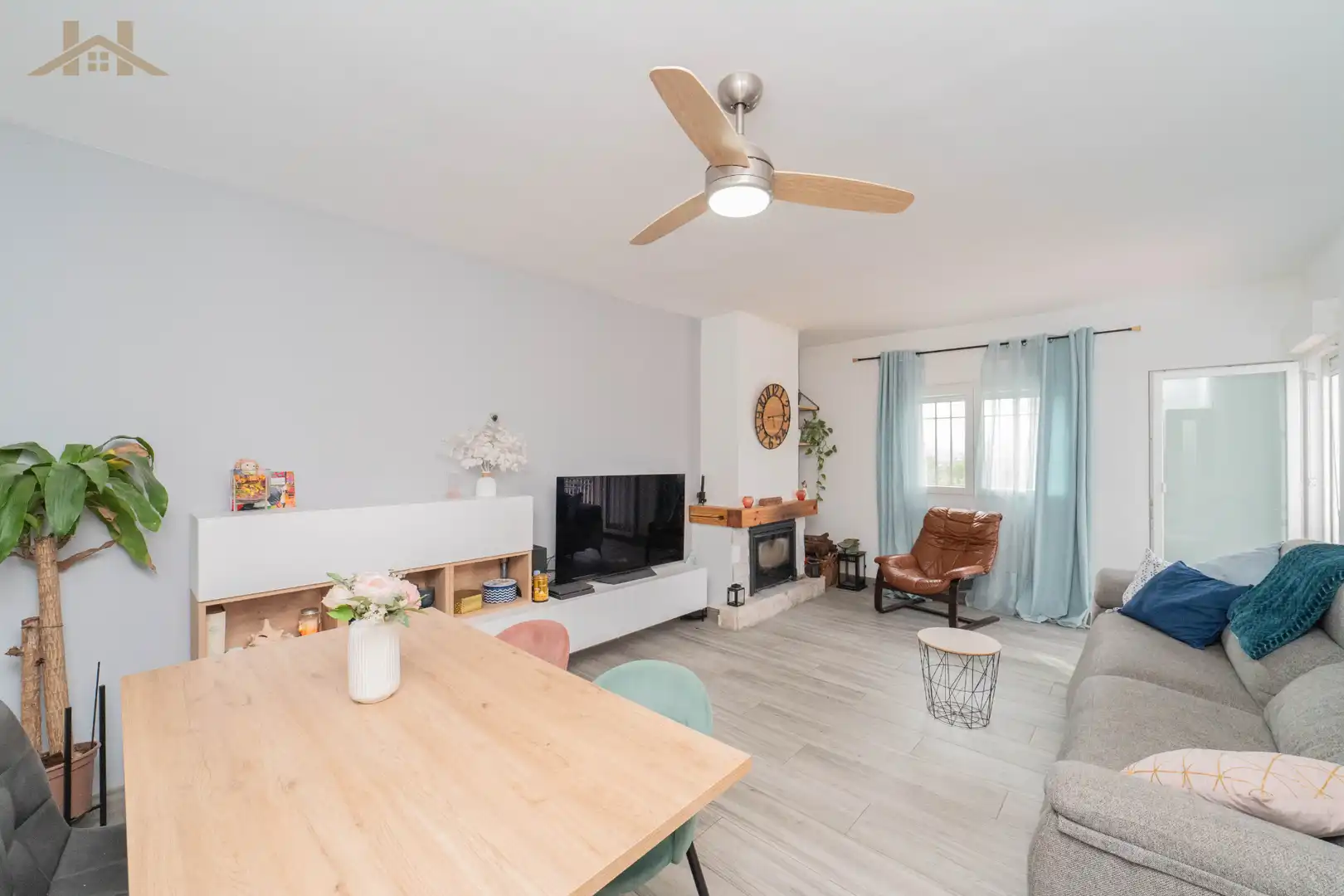 Sala d'estar de Casa o xalet en venda en Valdemorillo amb Aire condicionat, Calefacció i Jardí privat