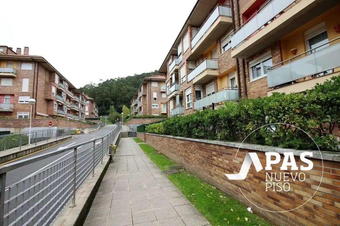 Vista exterior de Piso en venta en Entrambasaguas, Cantabria
