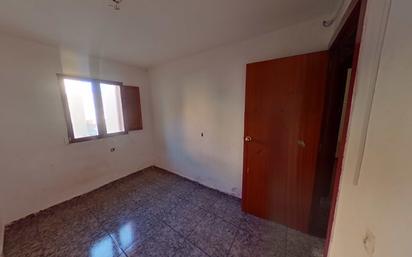 Bedroom of Flat for sale in Badalona