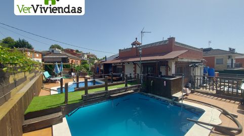 Bonita casa con piscina