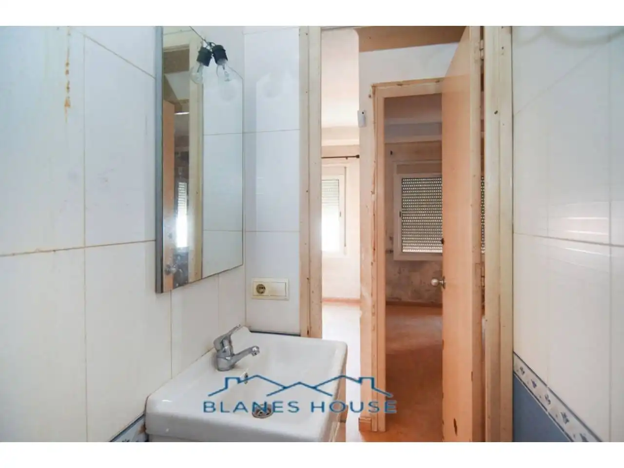 Bathroom of Flat for sale in Lloret de Mar