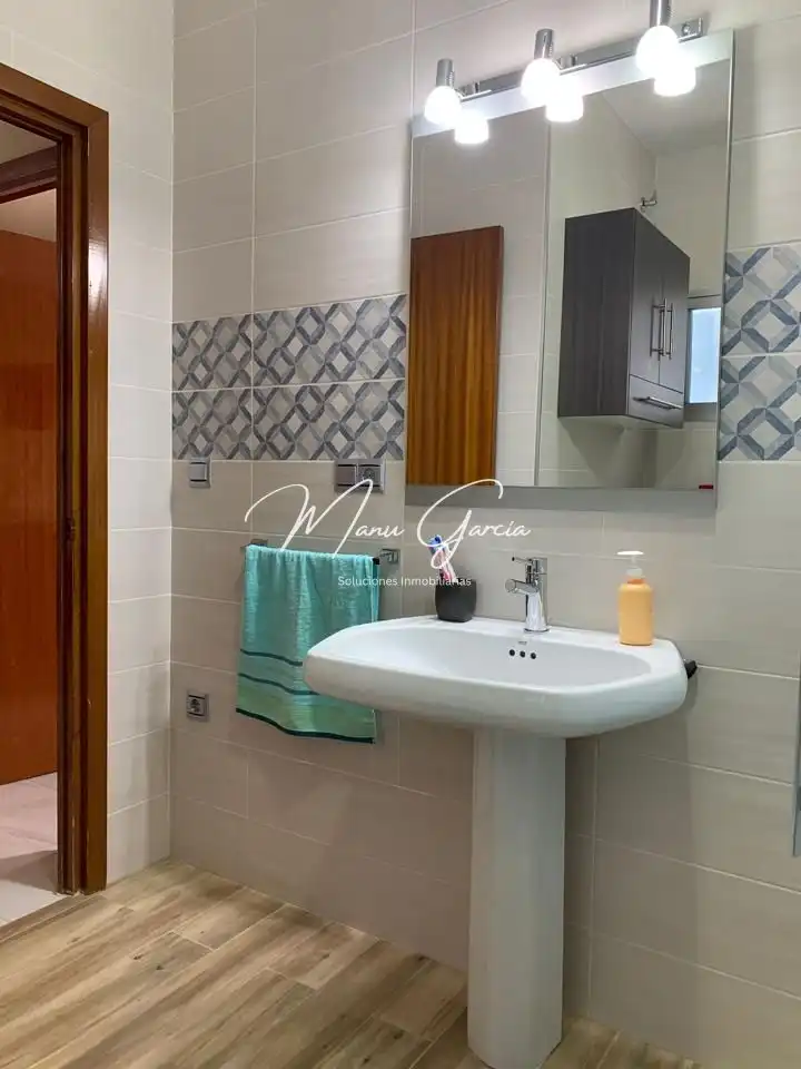 Bathroom of Flat for sale in Lucena  with Air Conditioner, Heating and Balcony