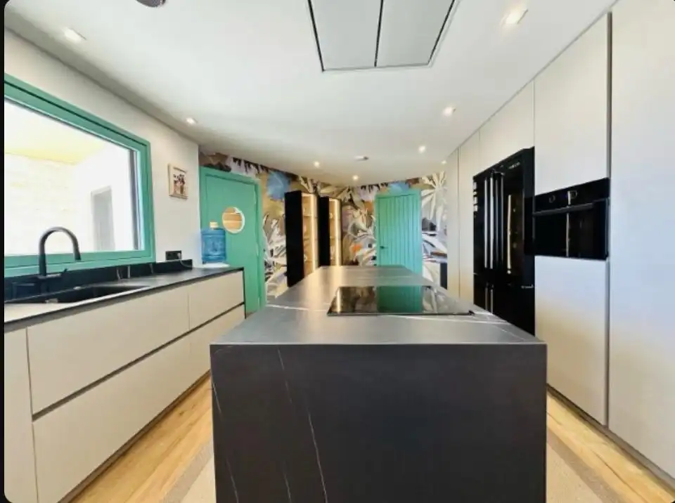 Cocina de Casa o chalet en venta en Mataró con Aire acondicionado, Jardín privado y Parquet