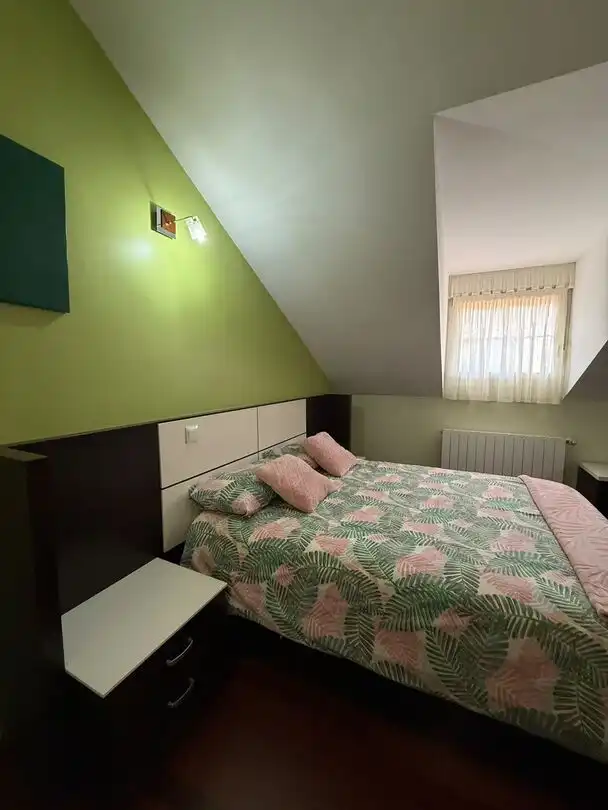 Dormitori de Casa adosada en venda en Medio Cudeyo amb Calefacció, Jardí privat i Terrassa