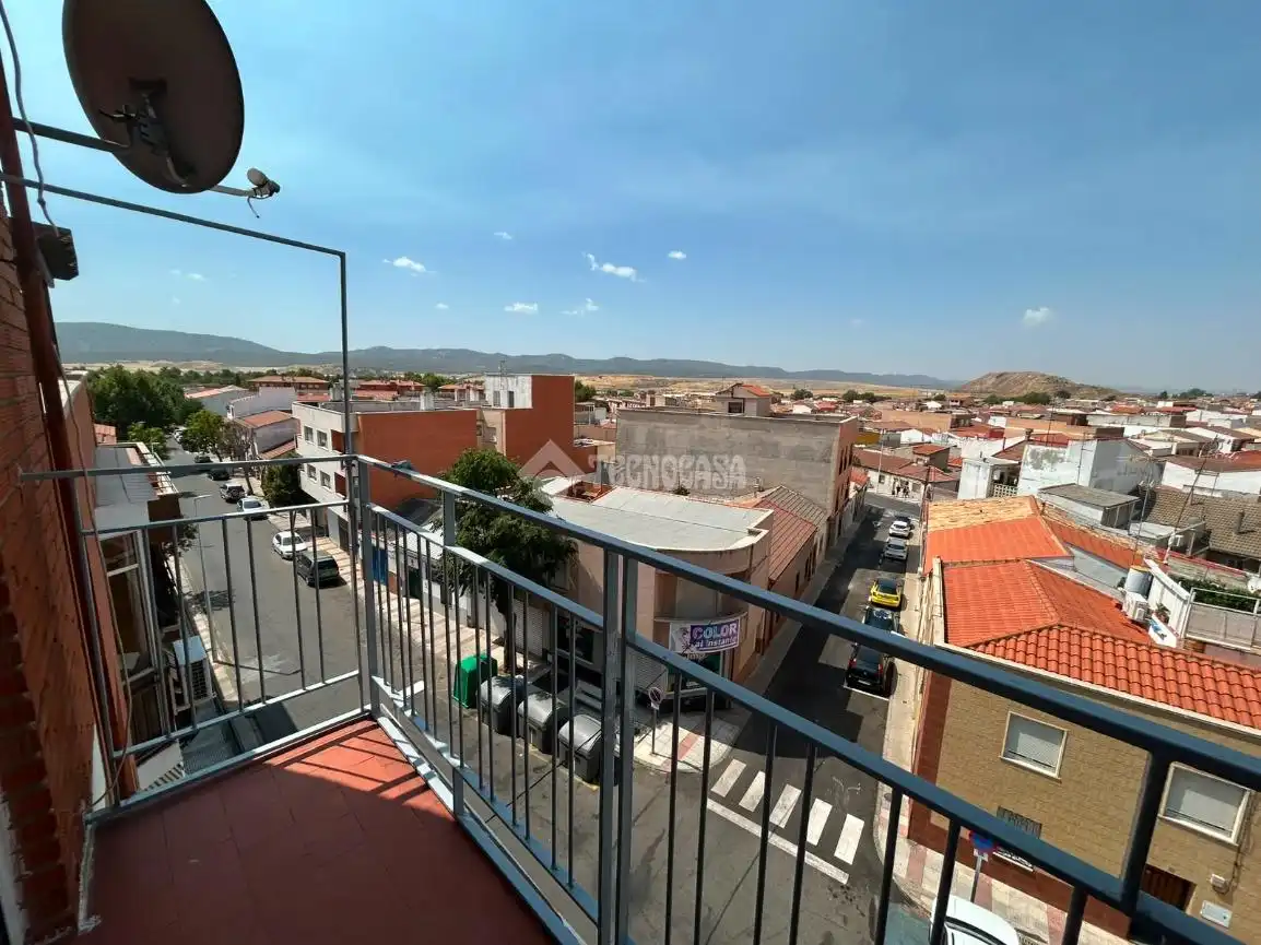 Vista exterior de Pis en venda en Puertollano