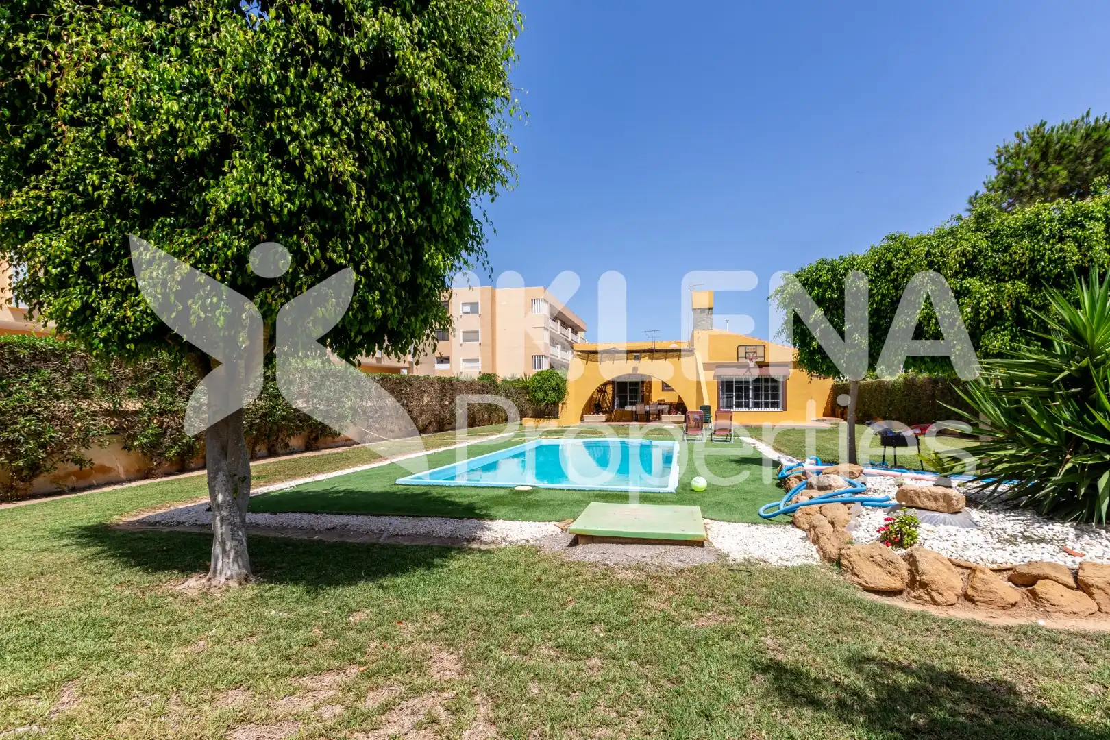 Exterior view of Houses for sale in Roquetas de Mar  with Air Conditioner, Private garden and Parquet flooring