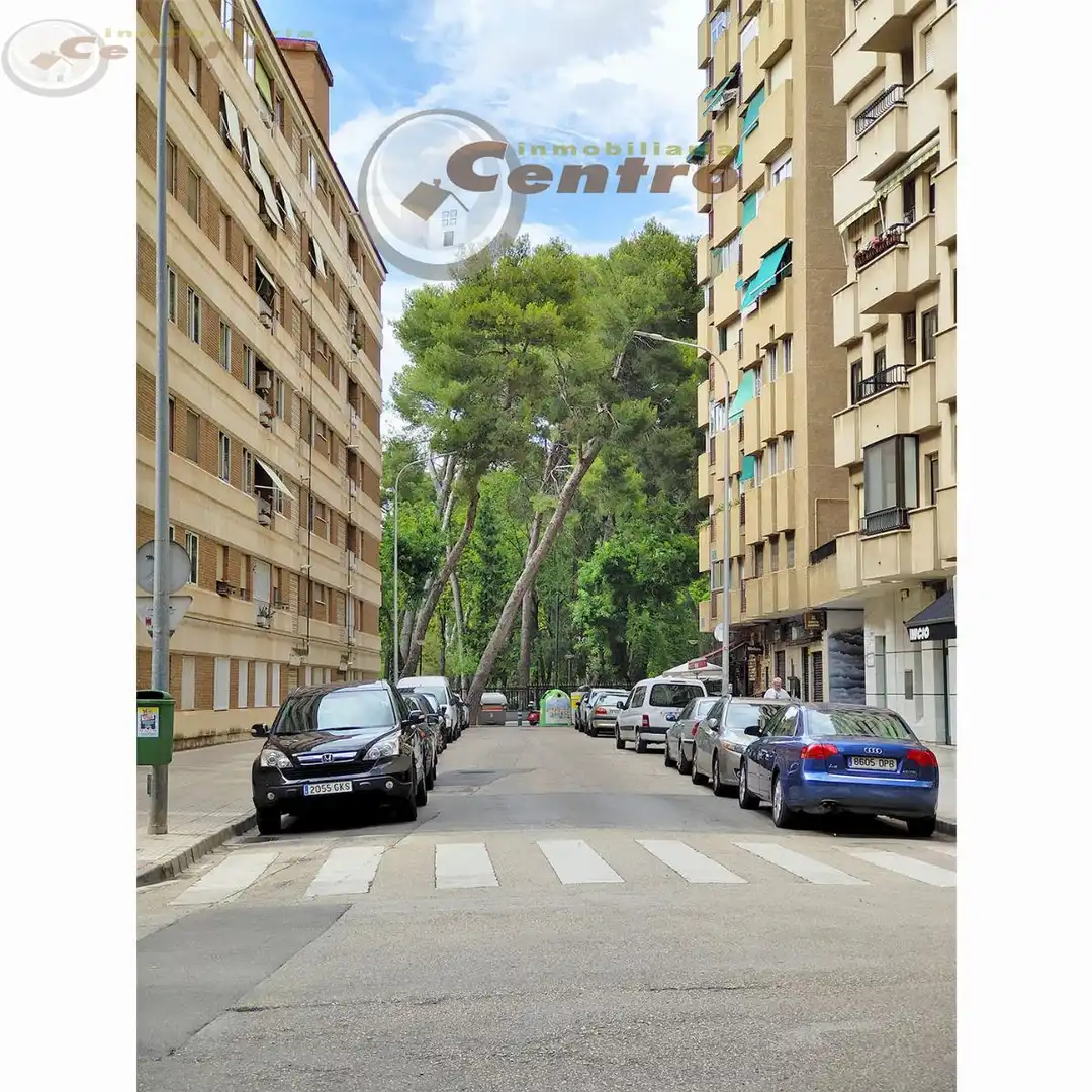 Flat for rent in antonio gotor, Parque Sur