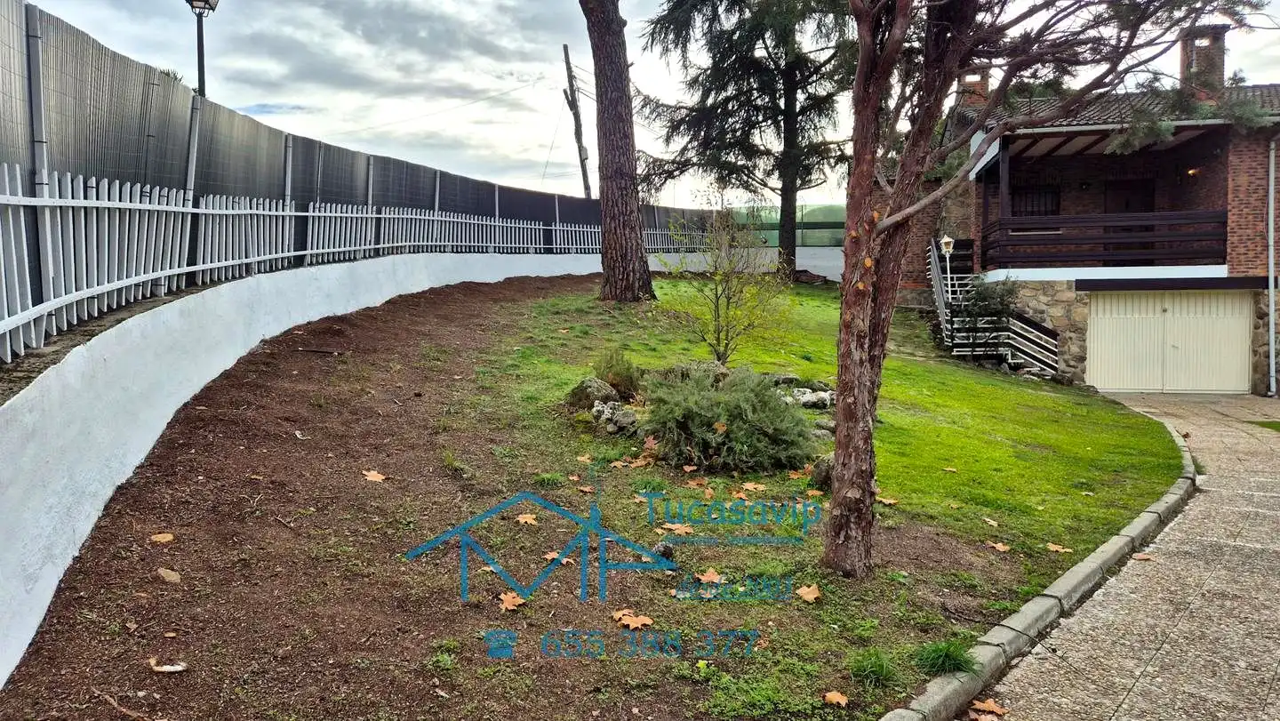 Casa o xalet en venda en Pelayos de la Presa amb Calefacció, Jardí privat i Piscina comunitària