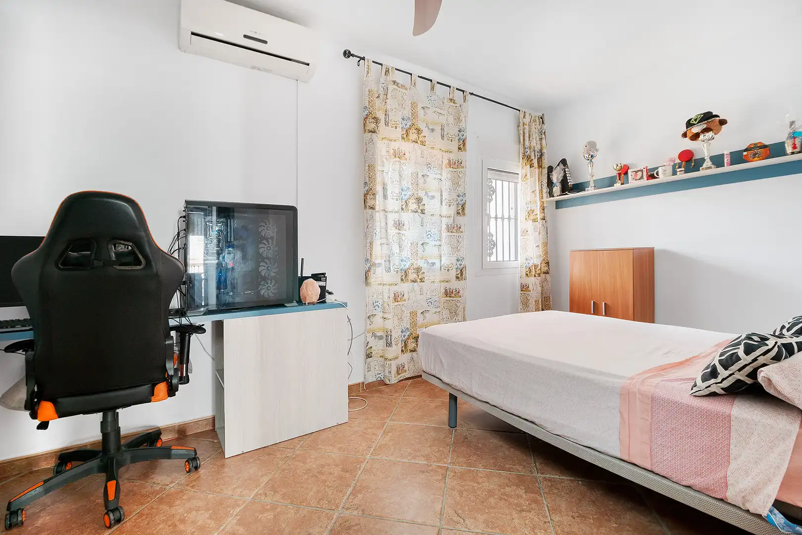 Bedroom of Houses for sale in Cártama  with Air Conditioner, Private garden and Terrace