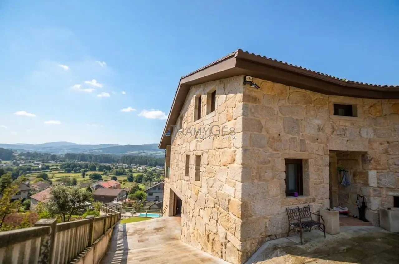 Vista exterior de Casa o chalet en venta en Tui con Calefacción, Jardín privado y Terraza