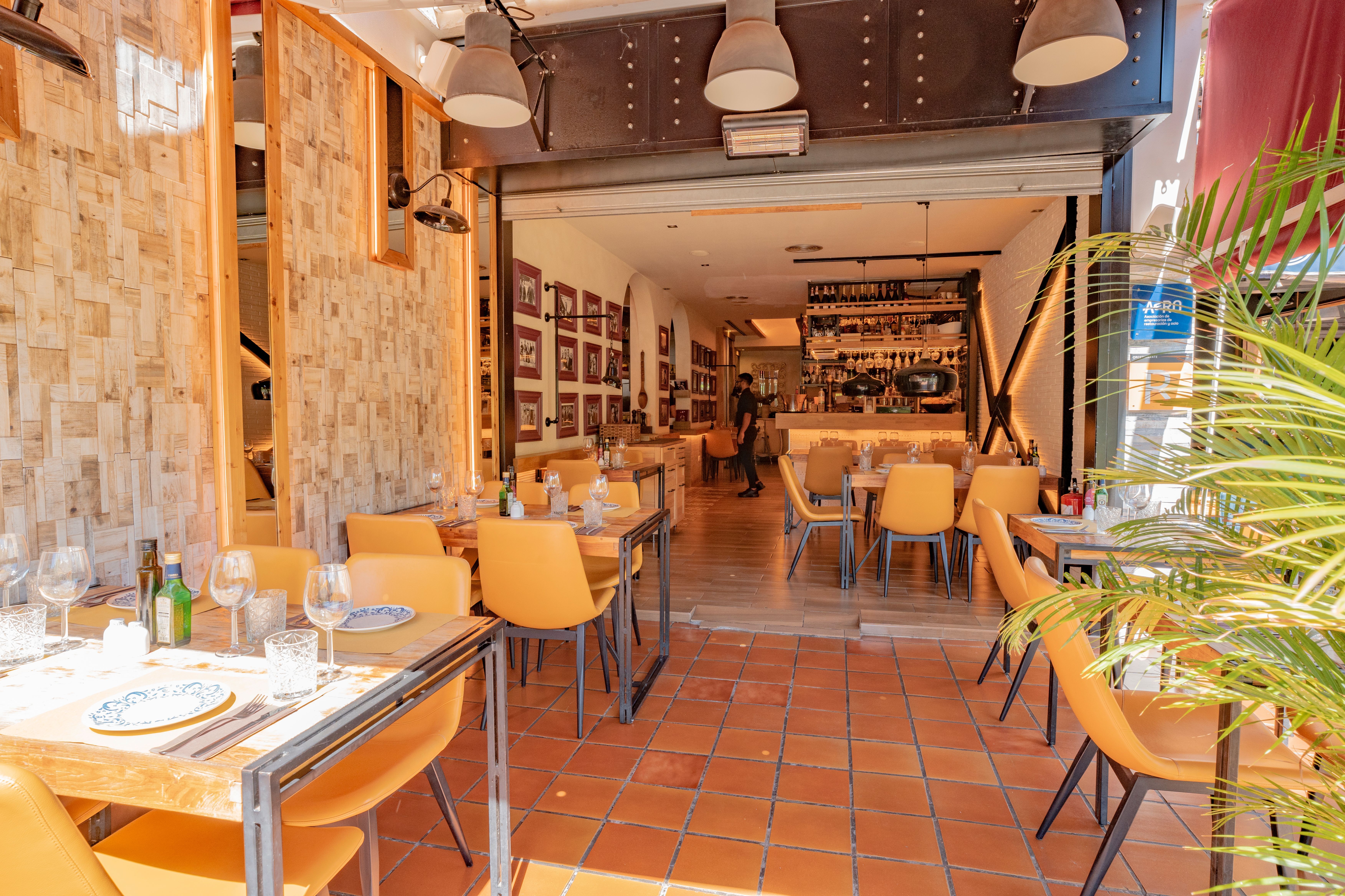 Premises for sale in Arona  with Air Conditioner