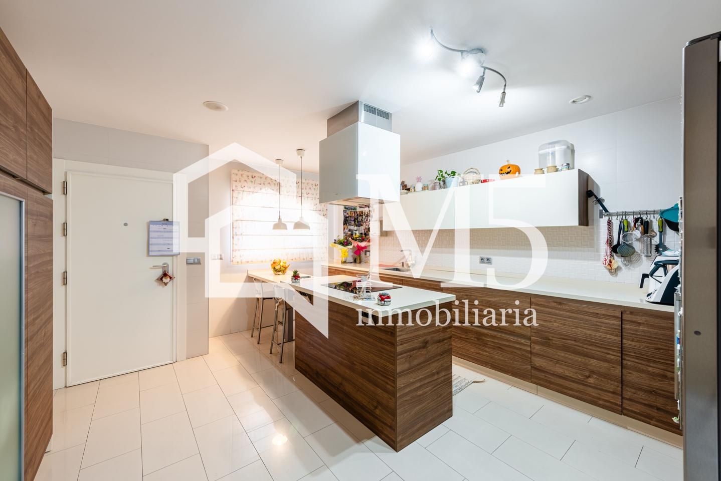 Cuina de Casa adosada en venda en Vélez-Málaga amb Aire condicionat, Terrassa i Moblat