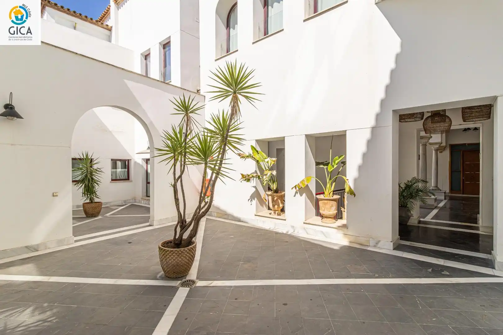 Außenansicht von Maisonette zum Verkauf in Jerez de la Frontera mit Klimaanlage, Heizung und Whirlpool
