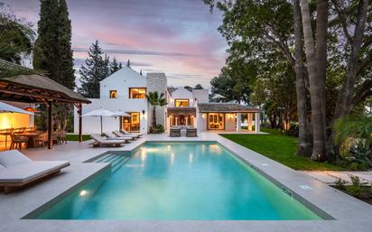 Piscina de Casa o xalet en venda en Marbella amb Aire condicionat, Jardí privat i Terrassa